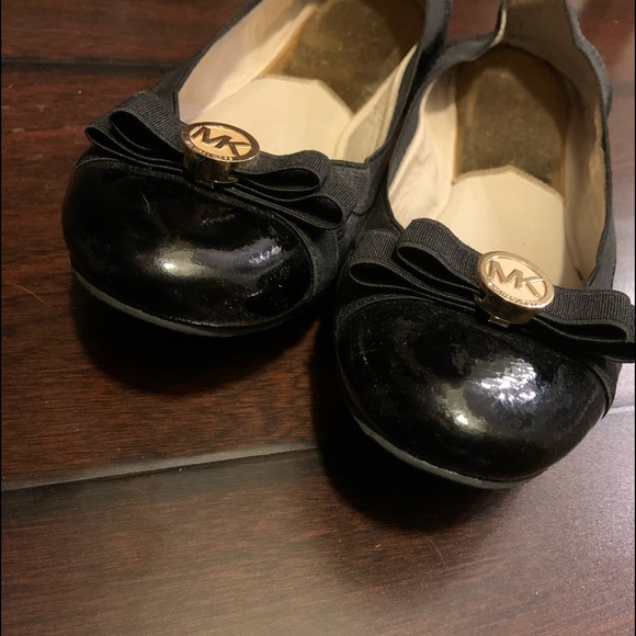 Michael Kor Flats - Picture 3 of 3